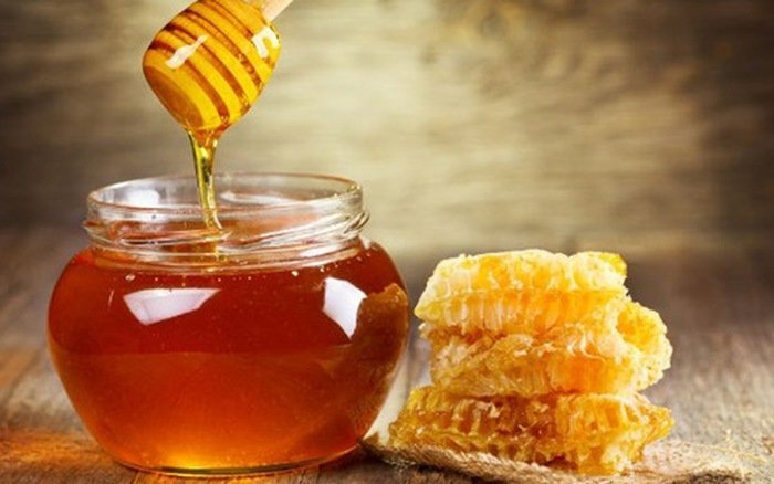 Sử dụng mật ong nguyên chất trị mụn