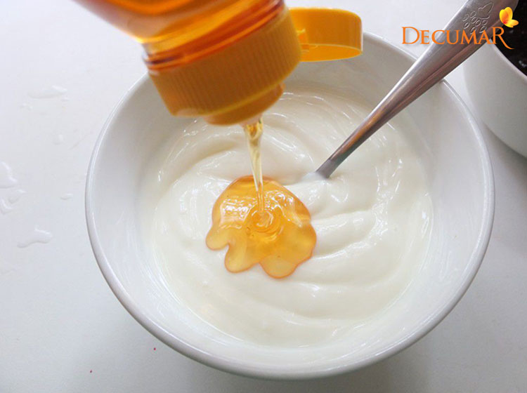 Mặt nạ mật ong và sữa chua giúp loại bỏ mụn và thâm một cách nhanh chóng