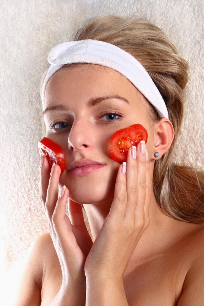 3 cách làm mặt nạ cà chua trắng da thích hợp với mọi loại da