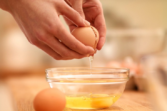 Cách trị mụn bằng trứng gà