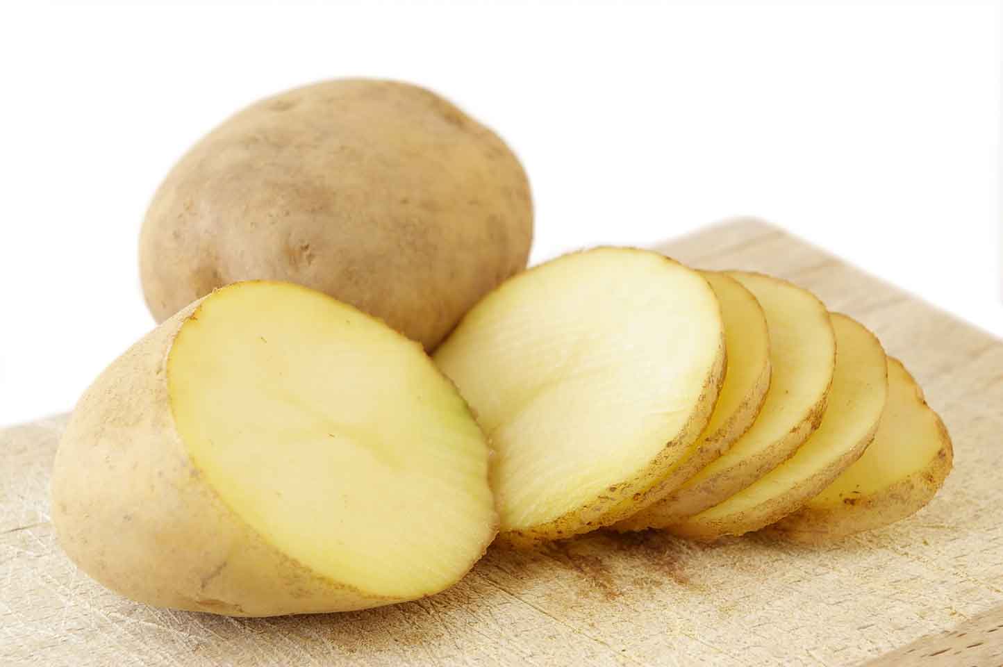 Da trắng nõn nà thu hút phái mạnh chỉ nhờ khoai tây - Làm đẹp - Việt Giải Trí