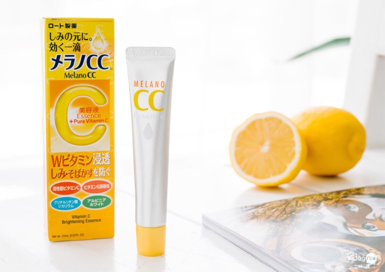 kem trị mụn Nhật Bản vitamin c