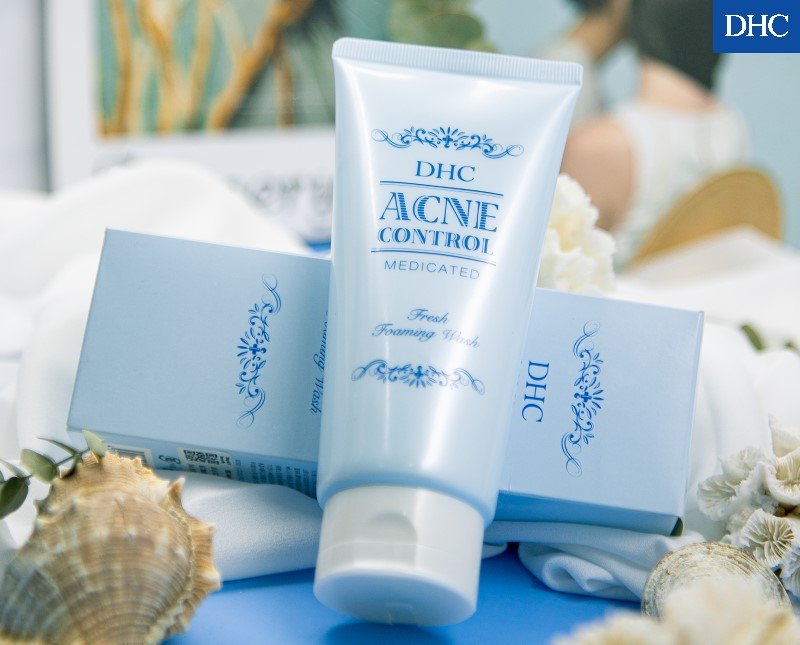 Sữa rửa mặt DHC acne control trị mụn của Nhật là sản phẩm trị mụn phù hợp cho lứa tuổi dậy thì, hoặc người da dầu gặp tình trạng rối loạn tiết bã nhờn sinh mụn lâu năm rất hiệu quả