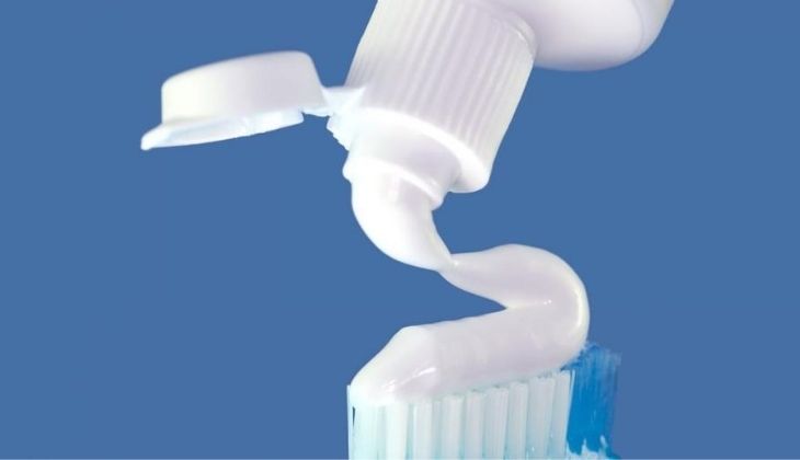 Kem đánh răng chứa tinh chất kháng viêm rất tốt, ức chế sự phát triển của vi khuẩn trên da mua tại tieudung vn