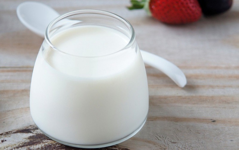 Sữa chua không đường chứa các thành phần trị thâm mụn và cung cấp dưỡng chất cho da