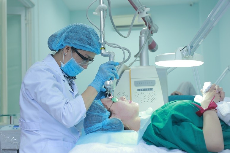 Điều trị sẹo rỗ bằng công nghệ Laser Fractional CO2 | Doctor Scar