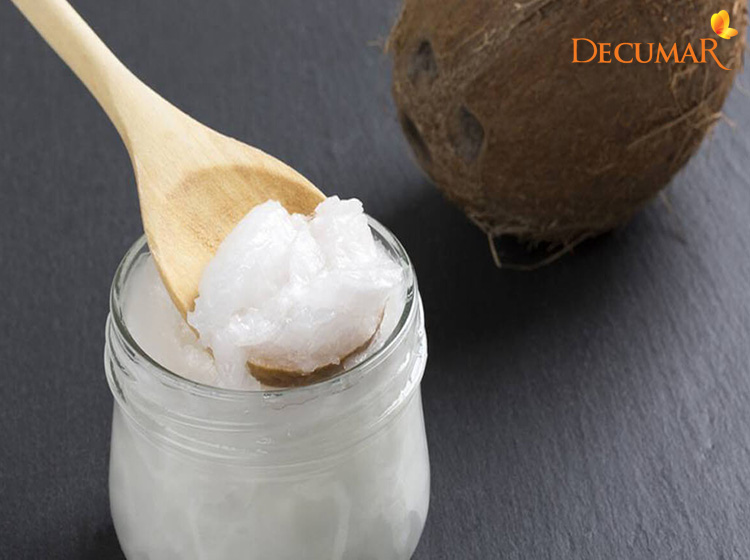 Dầu dừa chứa nhiều Vitamin E cùng nhiều loại Acid giúp làm sạch mụn và đẹp da