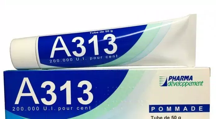 Retinol A313 Pommade có thiết kế dạng tuýp đặc trưng của các sản phẩm dược phẩm.
