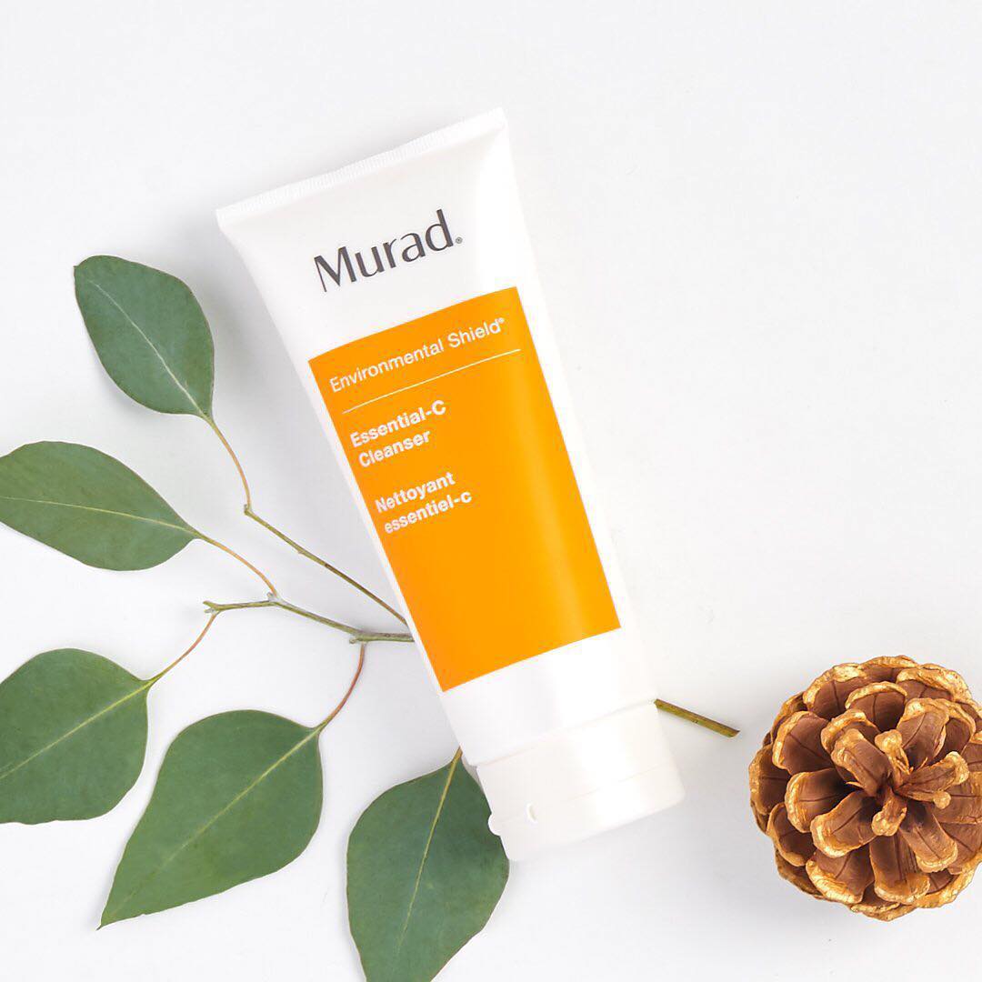 Sữa rửa mặt cho da dầu Murad Essential-C Cleanser có giá thành tương đối cao.