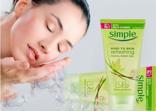 Simple Refreshing Facial Wash Gel 150ml là sữa rửa mặt của Anh