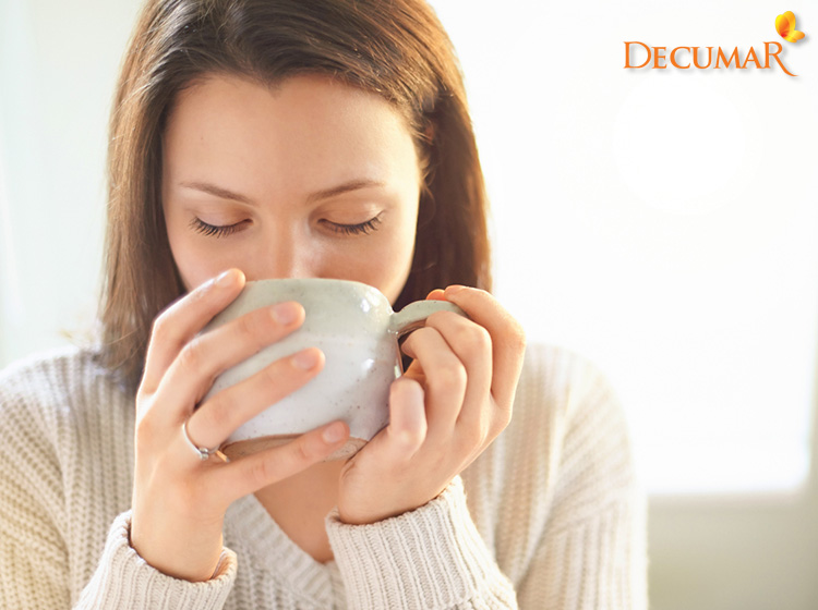 Uống trà xanh vừa giúp thanh nhiệt, giải độc mà còn là biện pháp trị mụn ẩn rất tốt