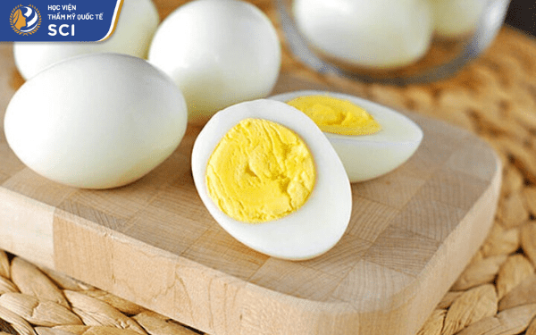 Trị mụn bằng trứng gà luộc có hiệu quả như lời đồn?