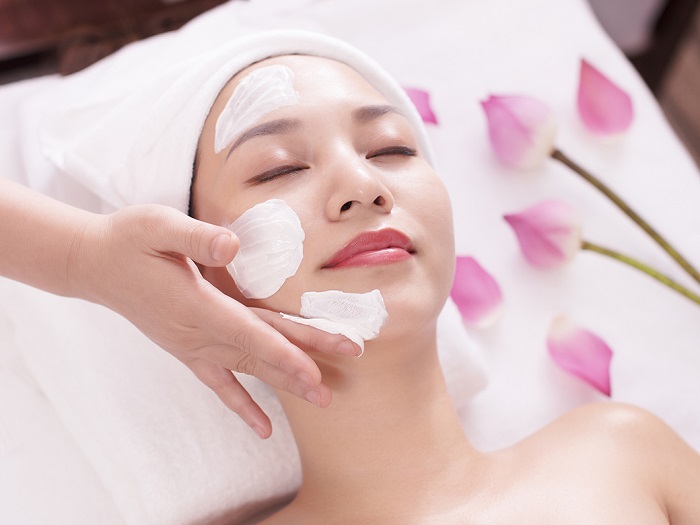 Spa sử dụng các sản phẩm và công nghệ chuyên nghiệp để giải quyết nhanh chóng tình trạng mụn